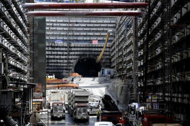 <p>Proje, yap-işlet-devret modeliyle yaklaşık 1 milyar 245 milyon dolarlık finansmanla gerçekleştiriliyor. </p>
<p> </p>