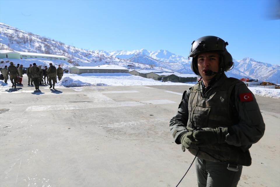 <p><strong> "Kendimizi 'Hudut Kartalları' olarak adlandırıyoruz"</strong></p>
<p>Geçen yıl ekimde yapılan operasyonda bölgede 20 bölücü terör örgütü mensubunun etkisiz hale getirildiğini vurgulayan Doğan, şöyle devam etti:</p>