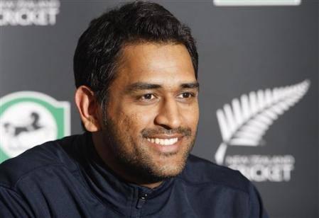 8- Mahendra Singh Dhoni  Hindistanlı kriket oyuncusu Mahendra Singh Dhoni, 2011’de ülkesinin dünya şampiyonu olmasına büyük katkıda bulunmuştu. Dhoni’nin marka değeri 17 milyon dolar.