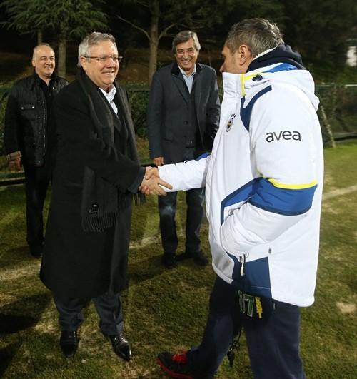 Ara transfer kadrosuna takviye yapmayı planlayan Ersun Yanal ile başkan Aziz Yıldırım arasında ilgin&ccedil; bir diyalog yaşandığı ortaya &ccedil;ıktı. 