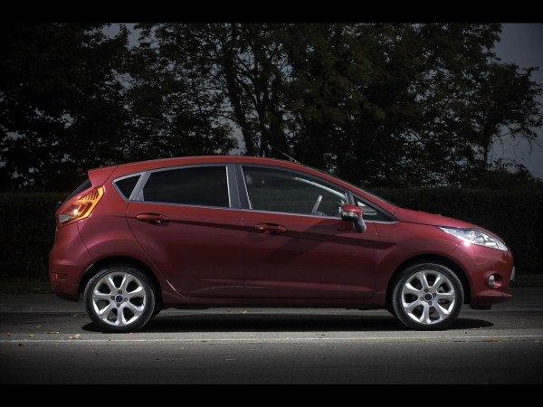 <p>Ford, ayrıca Fiesta Titanium modelinde X paketini hediye ederken, Transit Connect`ini yenilemek isteyenlere 800 TL ek indirim sağlıyor.</p>