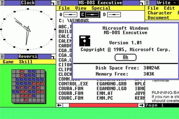 <p><strong>Windows 1.0</strong><br />1985 Kasım ayında piyasa sürülen Windows 1.0, temel olarak MS-DOS sistemi için bir arayüz görevi görüyordu.</p>