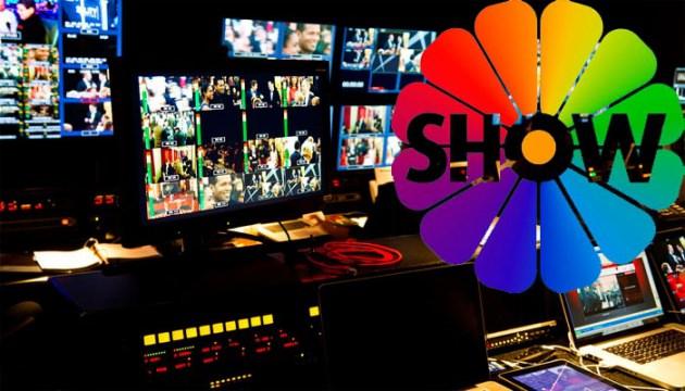 <p>Çukurova Grubu, Show Tv hisselerini Ciner Grubu'na 402 milyon dolara satmak için ön protokol imzaladı.</p>