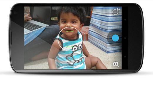 Google Nexus 4 4.7 inç'lik dev bir ekrana sahip olan cihazın çözünürlüğü ise 768x1280 piksele ulaşıyor.