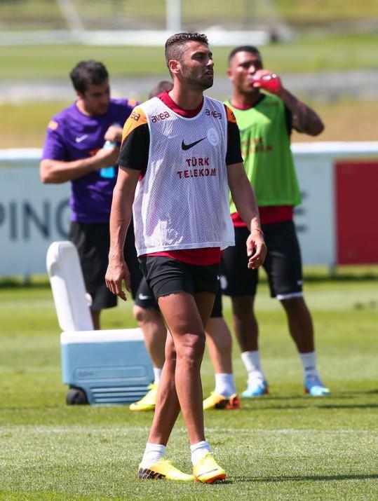 <p><strong>Burak Yılmaz</strong><br />Selçuk Yula'ya Allah'tan rahmet ailesine başsağlığı ve sabır dilerim.</p>
