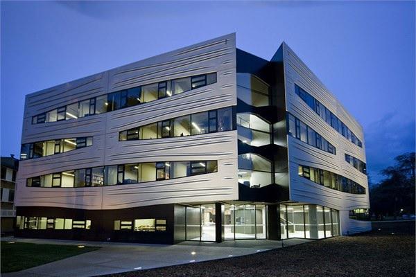 <p>20- Avustralya Devlet &Uuml;niversitesi</p>
