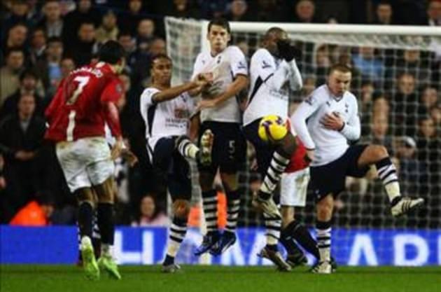 Manchester United-Everton: 4-2 2006-2007 sezonunda Manchester United, Everton karşısında inanılmaz bir maç çıkardı. 2-0 yenik duruma düşen Kırmızı Şeytanlar, son 30 dakikada bulduğu 4 golle üç puanı aldı.