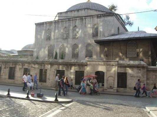<p>Havatin Türbesi</p>
<p>Yeni Camii yanı Eminönü - Fatih</p>