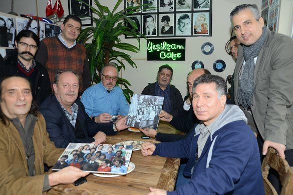 Yeşilçam Cafe'de oyuncularla birlikte Hababam Sınıfı'nın 40.yıl pastası kesildi. Filme ilişkin söyleşinin ardından oyuncular klasik otomobillerle filmin çekildiği Adile Sultan Kasrı'na götürüldü. Oyuncular Halit Akçatepe,Tuncay Akça,Cafer Dere,Ahmet Arıman,Mehmet Çatay,Ercan Gezmiş,Tayfun Akalın 40 yıl sonra filmin çekildiği mekanda duygusal anlar yaşadılar.