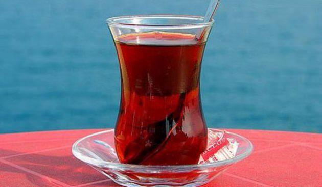 <p>Demlik ya da kupa standlarıyla farklı iş fikirleri geliştiren şirketler, hem yatırım maliyeti görece olarak düşük hem de kâr marjı yüksek bir girişim fırsatı sunuyor.</p>