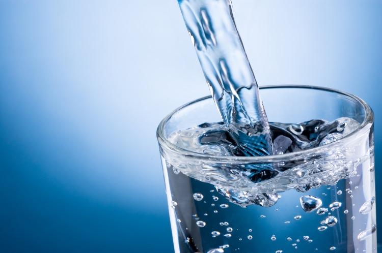 <p>- Sabahları aç karnına içilecek olan su vücudun zararlı toksinleri atmasında faydalı olur</p>
