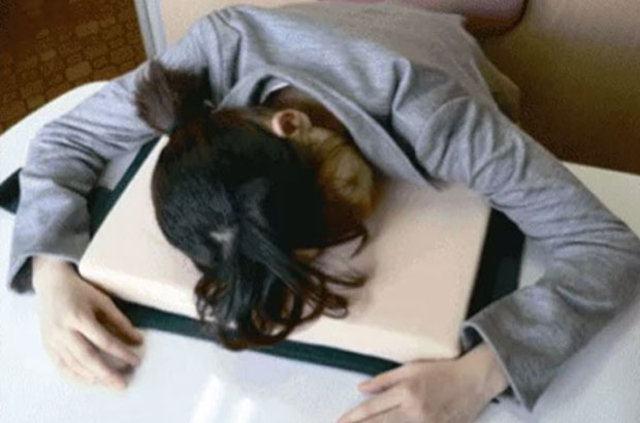 <p>Sözlük görünümlü masa yastığı </p>

<p> </p>
