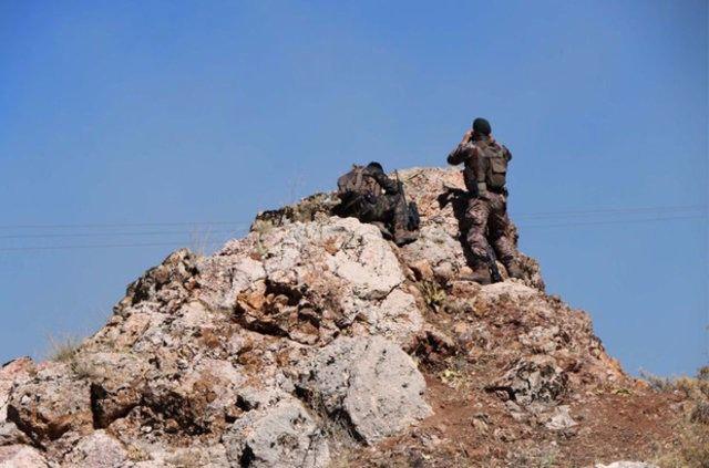 <p>AA muhabirinin derlediği bilgilere göre, 1 Eylül-31 Ekim'de terör örgütü PKK'nın saldırılarında 35'i köy korucusu, 86'sı asker, 4'ü polis olmak üzere 125 güvenlik görevlisi şehit oldu.</p>
<p> </p>