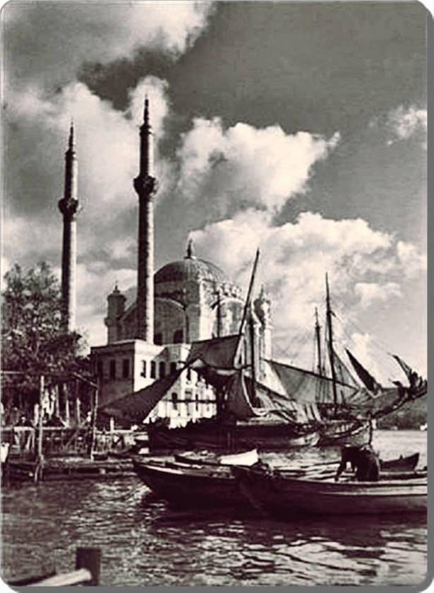 <p>Ortaköy 1930'lar </p>

<p> </p>
