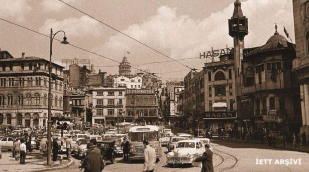<p>1950 - Karaköy Meydanı, kaybolan ahşağ cami</p>
<p> </p>