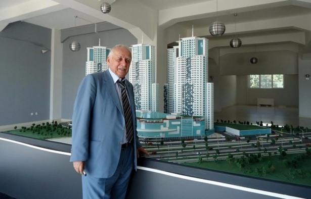 <p>22 Eylül 2015'de Cevahir Holding Yönetim Kurulu Başkanı İbrahim Cevahir vefat etti.</p>
<p> </p>