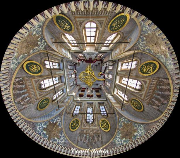 <p>Pertevniyal Valide Sultan Cami Kubbe 1869-1871</p>

