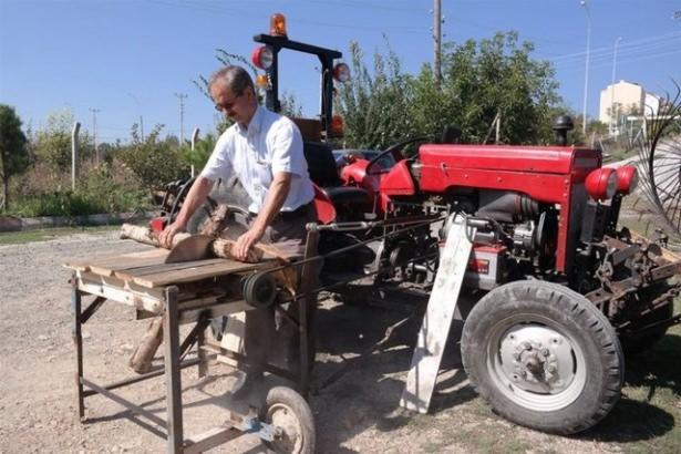 <p>Şimdi çok rahatlıkla tarlamda hasat yapabiliyorum. Tarım işlerinin yanı sıra bu traktörle bıçaklarımı bileyebiliyorum, dağda odun kesebiliyorum, kışın kar kürüyebiliyorum, tarlamı sulamak için su pompası olarak kullanabiliyorum.</p>