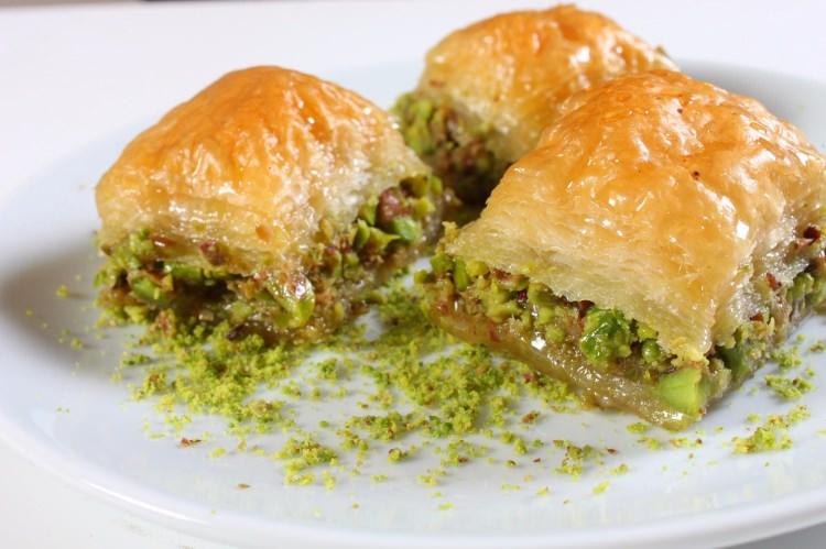 <p>2 dilim baklava - 500 kcal - </p>
