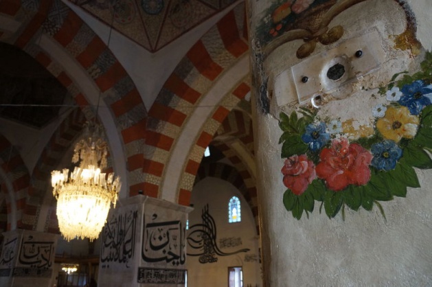 <p>Edirne'de Osmanlı döneminde yapılan ve selatin camilerinin en eskilerinden olan 600 yıllık Eski Cami, Hz. peygamberle ilgili bir sır taşıdığı söyleniyor. Peki o sır ne?</p>