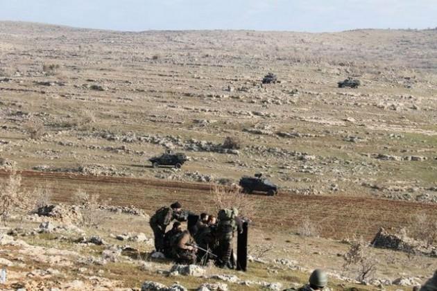 Polis ve askerin ortaklaşa olarak düzenlediği operasyonda, 2 PKK'lı terörist teslim ol çağrılarına el bombaları atarak karşılık verdi.