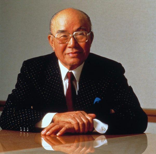 <p><strong>Soichiro Honda:</strong> Mühendis pozisyonu için mülakata gittiğinde Toyota Motor Corporation tarafından reddedildi ve bir süre işsiz kaldı. Evinde scooter yapmaya başlayan Honda, komşularının da teşvikiyle kendi şirketini kurdu.</p>
