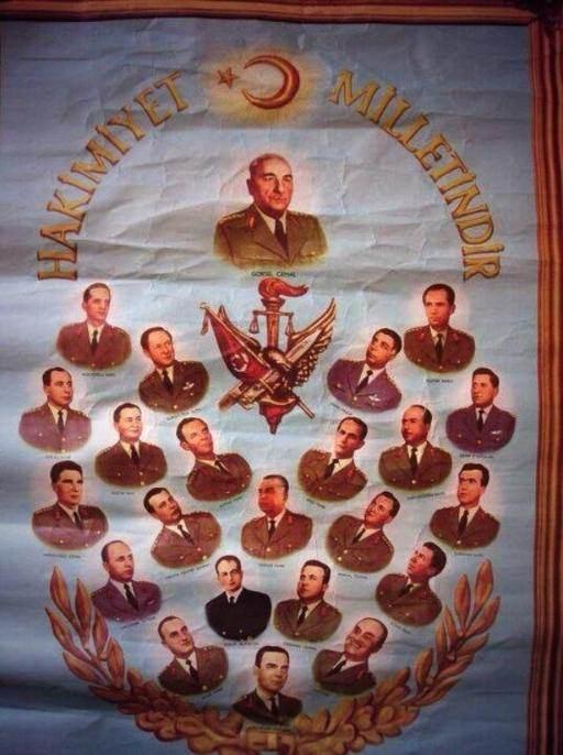 <p>27 Mayıs 1960 Darbesi sonrası yayınlanan “Hakimiyet Milletindir ” propaganda posteri. </p>
<p> </p>