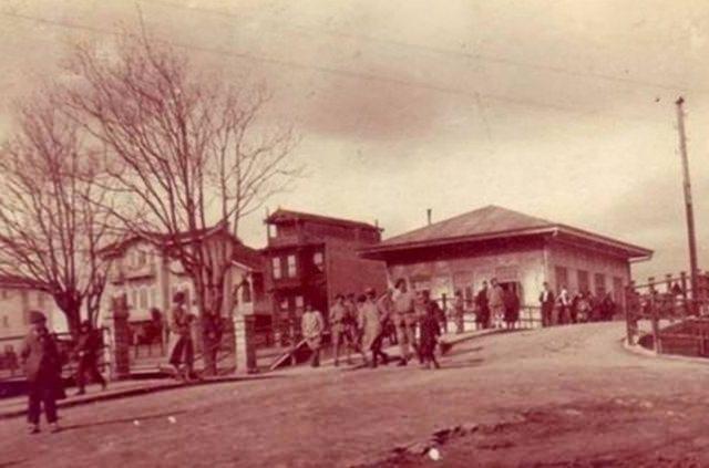 <div>Bakırköy Tren İstasyonu (geçmiş)</div>

<div> </div>
