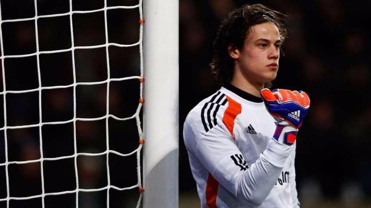 <p>MILE SVILAR (YAŞ: 17) | Kulüp: RSC Anderlecht | Uyruk: Belçika | Position: Kaleci</p>
