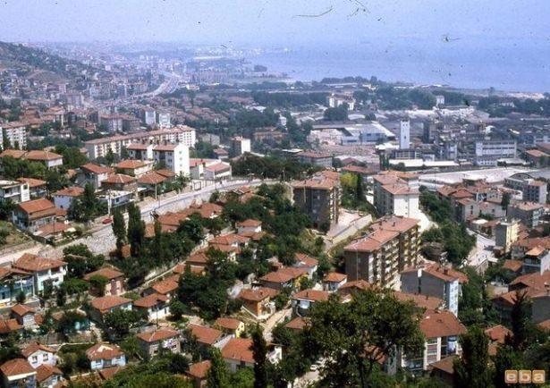 <p><strong>Kırklareli</strong><br />
TOPLAM:77.1<br />
ERKEK: 74.0<br />
KADIN: 80.6</p>
