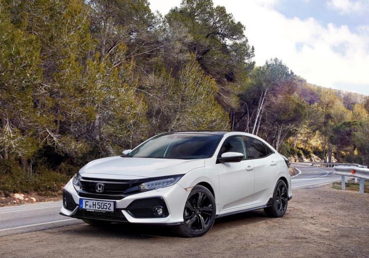 <p>Honda Civic Sedan</p>
<p>2017 çıkışlı başlangıç fiyatı: 83.900 TL<br />
2016 çıkışlı başlangıç fiyatı: 81.450 TL</p>
