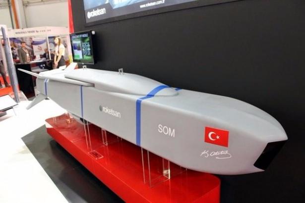 <p>250 kilometre menzildeki hedeflerini tam isabetle vurabiliyor. SOM-J teslimatı 2016’da.</p>
<p> </p>