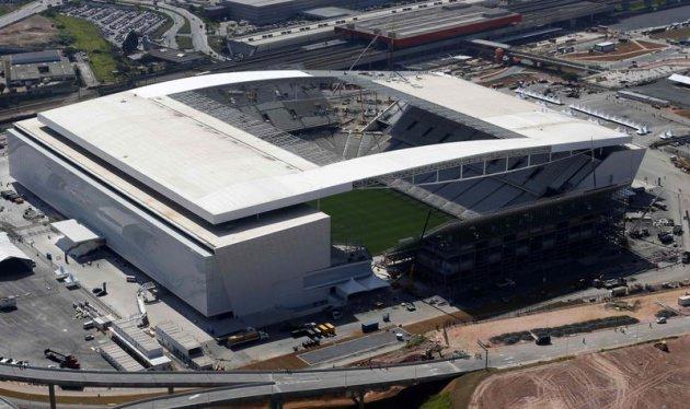 <p><strong>Stat:</strong> Arena de Sao Paulo <br /><strong>Şehir:</strong> Sao Paulo <br /><strong>Kapasite:</strong> 61.606</p>