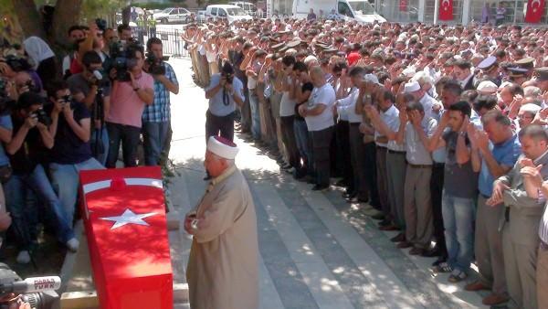 Konya şehidini gözyaşlarıyla uğurladı