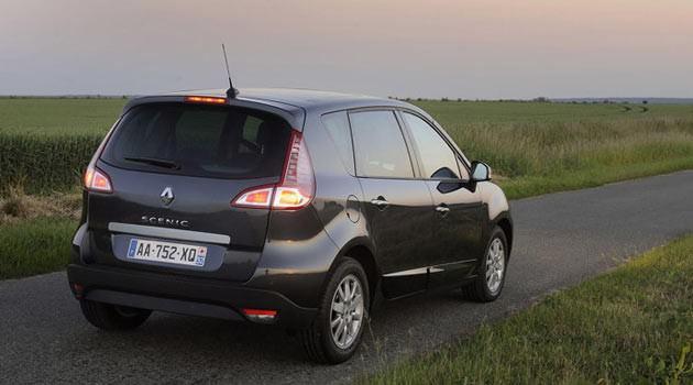Renault Scenic 1.5 Dci Sınıfı: C, MPV - 110 hp, 240 nm - EDC, 6 ileri, çift kavramalı Ortalama Tüketim: 4,7 Başlangıç Fiyatı: 64.550 YORUM: Renault’nun yakın zamanda yenilediği güzel görünen MPV’si. Motor, şanzıman, tüketim ve tasarım başarılı.