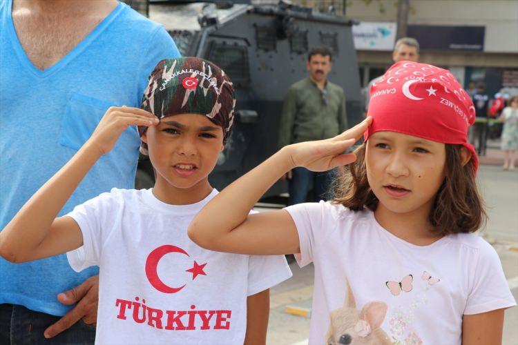 <p>Adana'da 30 Ağustos Zafer Bayramı'nın 95. yıl dönümü, İstasyon Meydanı'nda düzenlenen törenlerle kutlandı.</p>
<p> </p>