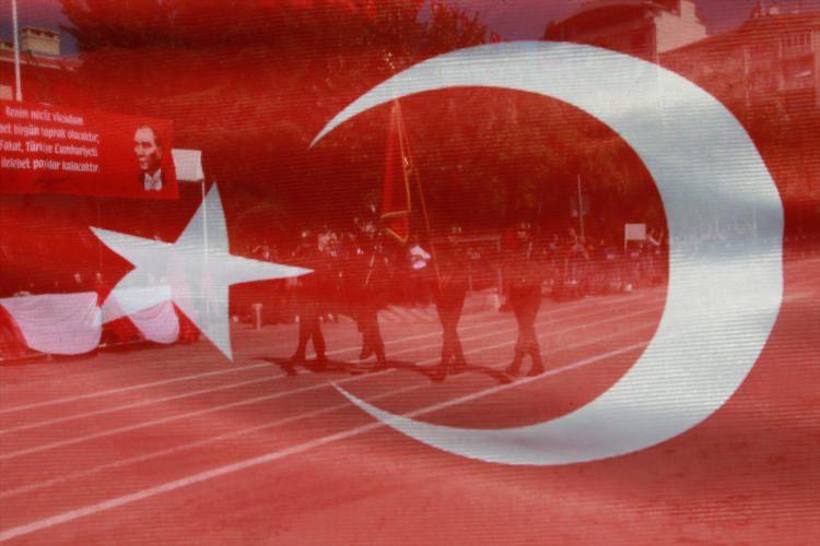 <p>Kırklareli'nde 30 Ağustos Zafer Bayramı'nın 95. yıl dönümü, Özgürlük ve Demokrasi Meydanı'nda düzenlenen törenlerle kutlandı.</p>
<p> </p>
