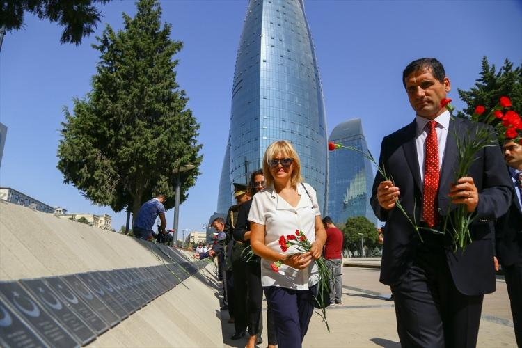 <p>30 Ağustos Zafer Bayramı'nın 95. yıl dönümü ve Türk Silahlı Kuvvetleri Günü nedeniyle Bakü Türk Şehitliği'nde tören yapıldı.</p>
<p> </p>