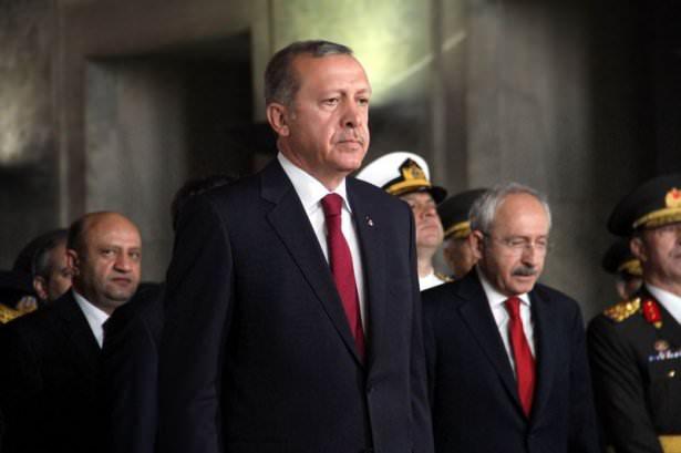 <p>12. Cumhurbaşkanı Erdoğan ile CHP genel başkanı Kemal Kılıçdaroğlu 30 Ağustos Zafer Bayramı kutlamalarında ilk kez yan yana görüntülendi. </p>
