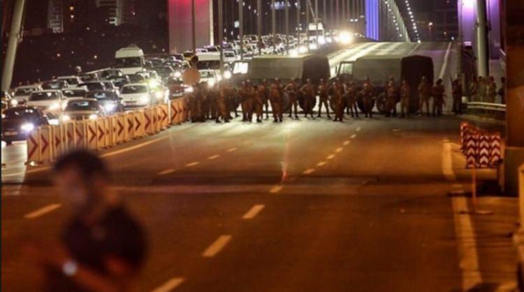 <p><strong>8 - İkametgah veya iş yeri adresi değiştirmek yasaklanacak mı?</strong></p>

<p>Bugün için değil ancak hükümet gerekli görürse bu konuda da kısıtlamaya gidilebilir.</p>
