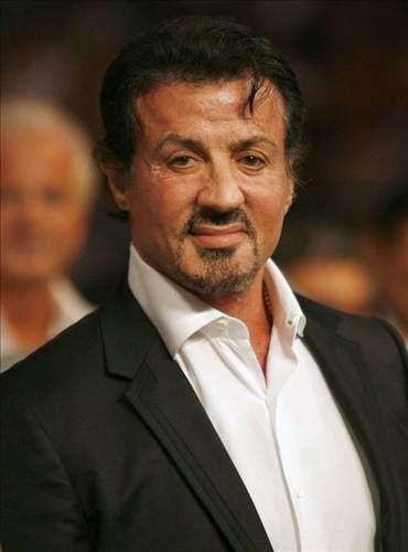 Sacha 32 milyon dolar  Sylvester Stallone, iki çocuğunun annesi Sacha'ya 32 milyon dolar ödedi.