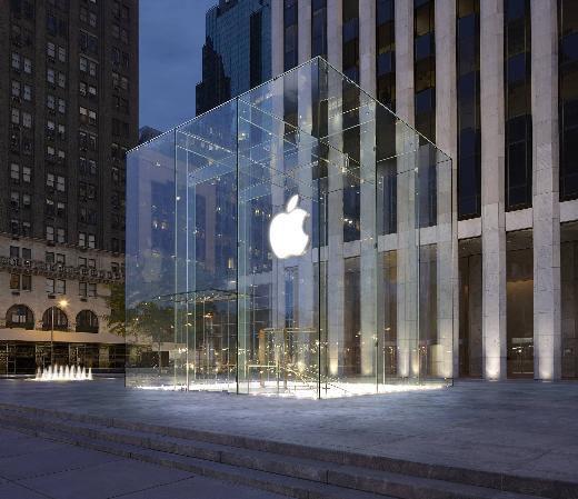 Marka: APPLE 2011 sıralaması: 8 Sektör: TEKNOLOJİ 2012 marka değeri: 76.5 MİLYAR DOLAR Marka değerindeki değişiklik (%): 129