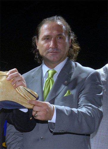 <p>6 Ağustos 2013<br /><br />Fenerbahçe'nin efsane isimlerinden eski milli futbolcu Selçuk Yula hayatını kaybetti. </p>