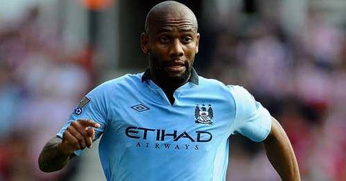<p>Defans: Maicon</p>