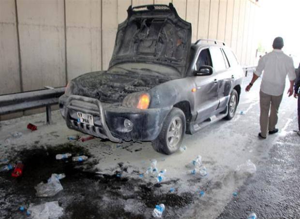 <p>Alev alev yanan cipteki yangın, Cengiz'in verdiği 48 şişe suyla b&uuml;y&uuml;meden &ouml;nlendi.</p>