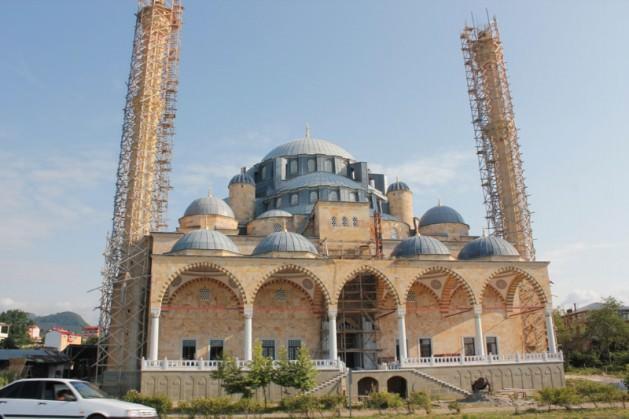 Kendine hayran bıraktıran cami