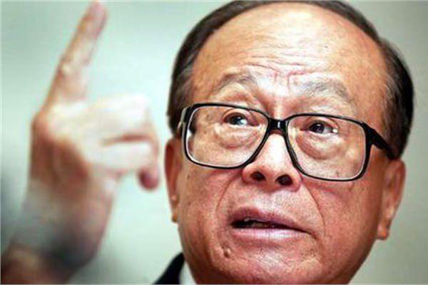 <p>Li Ka-shing</p>
<p>Asyalı sanayi devi Cheung Kong Industries'ın patronu Li Ka-shing,15 yaşında babasının ölümünün ardından ailesine yardımcı olmak için eğitime ara vermek zorunda kaldı. Şu anda 31 milyar dolarlık servetin sahibi.</p>