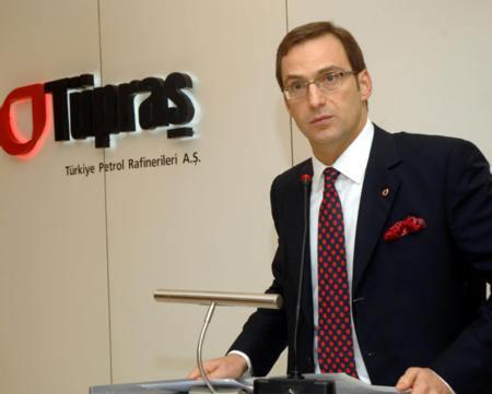 Ömer Koç Ömer Koç sırasıyla aşağıdaki okulları bitirdi: 1987-1988 MBA Columbia University İşletme Fakültesi New York U.S.A. 1983-1985 BA- Ancient Greek Columbia College Columbia University New York U.S.A. 1981-1983 İlk iki sene Georgetown UniversityWashington D.C. U.S.A. 1979-1981 Millfield School Somerset İngiltere. 1973-1979 American Robert College İstanbul Türkiye.