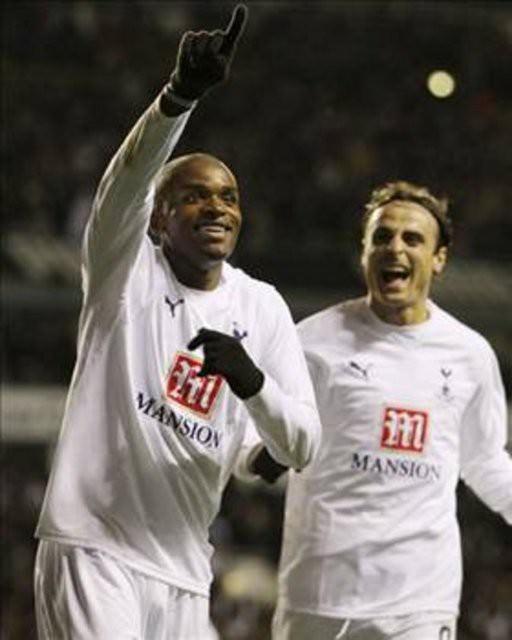 Tottenham-Aalborg: 3-2 2007-2008 sezonunda UEFA Kupası (G) Grubu'nda yer alan İngiliz ekibi Tottenham, 2-0 yenik duruma düştüğü maçta Danimarka temsilcisi Aalborg'u 3-2 mağlup etti.