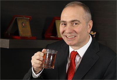 İsim: Alparslan Karakan  Şirketi: Doğuş Çay  İli: Rize  2012 Cirosu (TL): 400 milyon  Çalışan Sayısı: Bin 800 